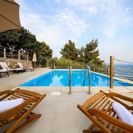 Tatil Evi Ferienhaus Mit Privatpool Fuer 8 Personen Ca 250 Qm In Pijavicino, Dalmatien Sueddalmatien *