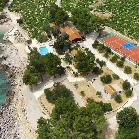 Ferienhaus Mit Privatpool Fuer 8 Personen Ca 250 Qm In Pijavicino, Dalmatien Sueddalmatien
