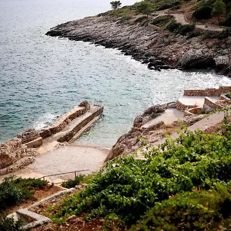 Ferienhaus Mit Privatpool Fuer 8 Personen Ca 250 Qm In Pijavicino, Dalmatien Sueddalmatien Potomje